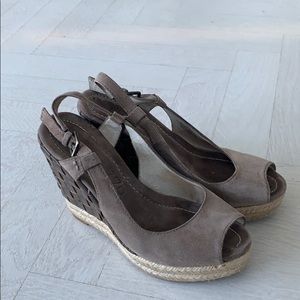 Suede & Woven Wedges BeigeTan size 8 Women’s Shoe